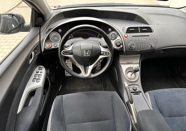 Honda Civic cena 23900 przebieg: 209000, rok produkcji 2008 z Szczecin małe 121